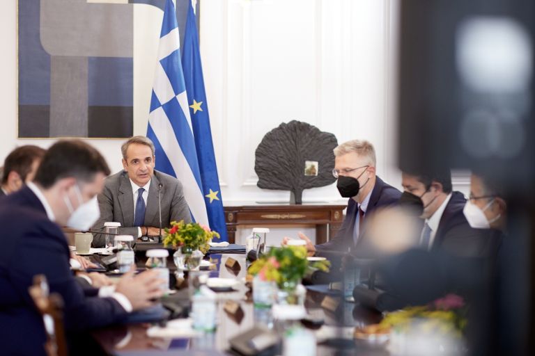 From Parades to Politics: Prime Minister Sees Citizens “Turning Toward Stability”