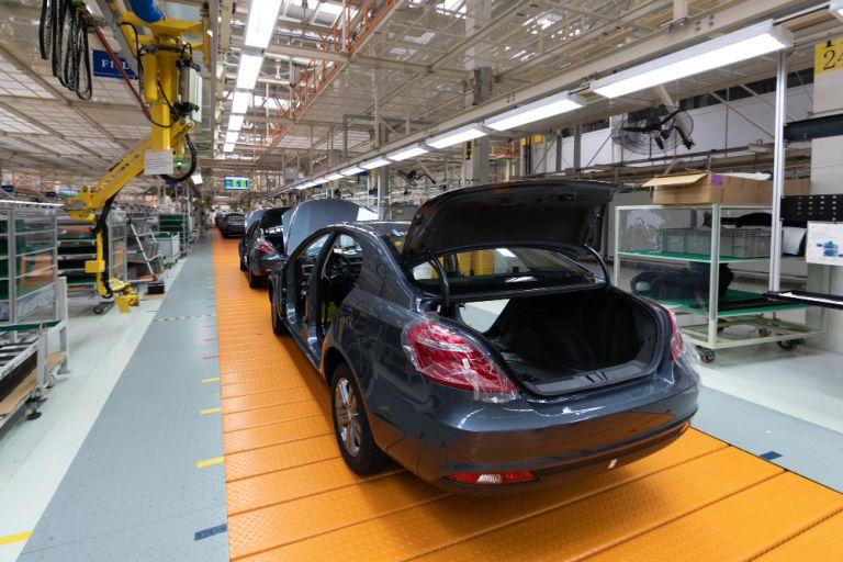 Επένδυση μαμούθ στα Βαλκάνια: Η Mercedes-Benz επέλεξε τη Ρουμανία για το νέο εργοστάσιο ηλεκτροκινητήρων της