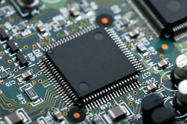 Η Κούρσα των Κολοσσών: TSMC και Samsung – Οι Δύο Εταιρείες που Κατέχουν το 100% των Προηγμένων Chips