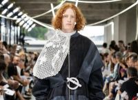 Η Ανατολική Ευρώπη εμπνέει τη μόδα του Φθινοπώρου/Χειμώνα 2026–27 Η Ανατολική Ευρώπη εμπνέει τη μόδα του Φθινοπώρου/Χειμώνα 2026–27