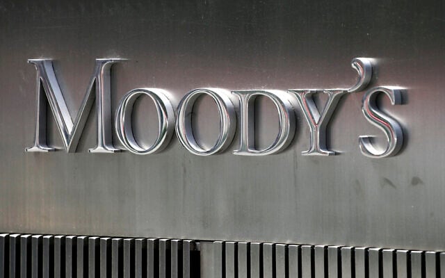 Moody’s: Αρνητικό outlook για τη Γαλλία – Προειδοποίηση για χρέος και πολιτική αστάθεια