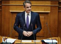 Κυβέρνηση: Στρατηγική για την ενίσχυση της μεσαίας τάξης Κυβέρνηση: Στρατηγική για την ενίσχυση της μεσαίας τάξης