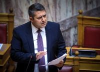 «Σοκ στο Μαξίμου: Η Κοβέσι Βάζει στο Μικροσκόπιο τον Μυλωνάκη!» «Σοκ στο Μαξίμου: Η Κοβέσι Βάζει στο Μικροσκόπιο τον Μυλωνάκη!»