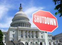 Επίσημα σε shutdown οι ΗΠΑ – Τι σημαίνει η διακοπή λειτουργίας της κυβέρνησης Επίσημα σε shutdown οι ΗΠΑ – Τι σημαίνει η διακοπή λειτουργίας της κυβέρνησης