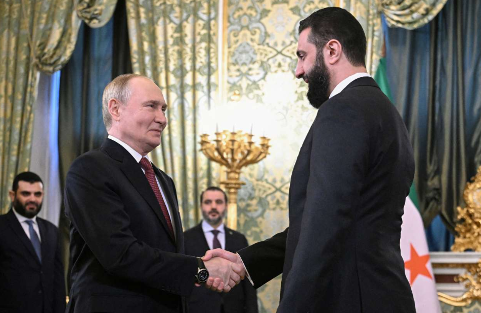 Συνάντηση Πούτιν – Σάρα: Στο τραπέζι οι ρωσικές βάσεις, το πετρέλαιο και ο Άσαντ