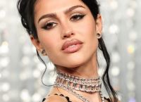 Αμέλια Γκρέι Χάμλιν: Ένα «nepo baby» που κέρδισε τη θέση του – H γυμνή της αλήθεια