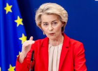 Φον ντερ Λάιεν: Οι Ευρωπαίοι φορολογούμενοιδεν πρέπει να πληρώσουμε το λογαριασμό για τον πόλεμο της Ρωσίας