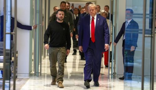 Ο Τραμπ έτοιμος για συνάντηση με Πούτιν και Ζελένσκι – Το Κίεβο «κλειδώνει» συμφωνία ειρήνης