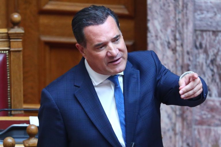 Άδωνις: Η ιερότητα του μνημείου του Αγνώστου Στρατιώτη [vid,pics]