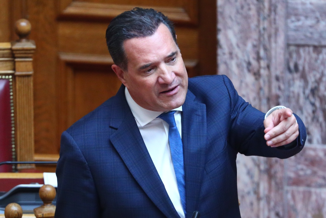 Άδωνις: Η ιερότητα του μνημείου του Αγνώστου Στρατιώτη [vid,pics]