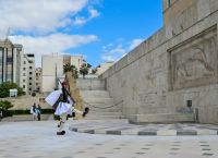 Ασπίδα γύρω από τον Άγνωστο Στρατιώτη: Νόμος απαγορεύει διαμαρτυρίες στο Σύνταγμα Ασπίδα γύρω από τον Άγνωστο Στρατιώτη: Νόμος απαγορεύει διαμαρτυρίες στο Σύνταγμα