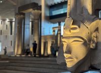 Μεγάλο Αιγυπτιακό Μουσείο: Η Πύλη των Φαραώ Άνοιξε – 100.000 Αρχαία Θησαυροί Δίπλα στις Πυραμίδες! Μεγάλο Αιγυπτιακό Μουσείο: Η Πύλη των Φαραώ Άνοιξε – 100.000 Αρχαία Θησαυροί Δίπλα στις Πυραμίδες!