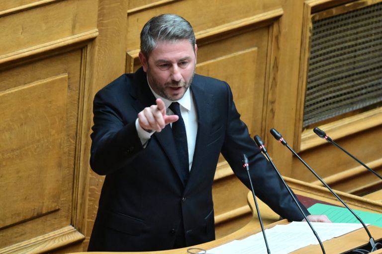 Ο Ανδρουλάκης «καρφώνει»: Ο Μητσοτάκης πιο δεξιά κι από Τραμπ – Ντροπή για την Ελλάδα!