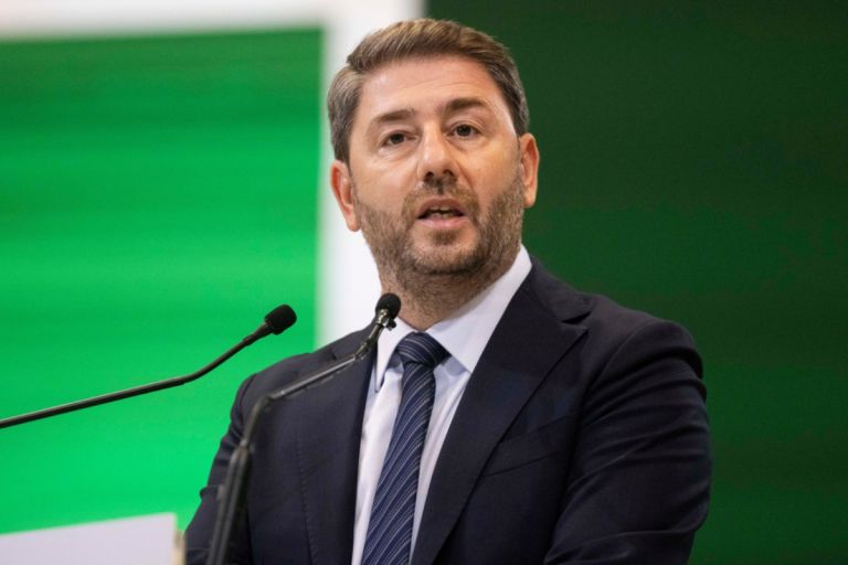 Ανδρουλάκης σε «πολεμική διάταξη» για τον Άγνωστο Στρατιώτη – «Όχι» του ΠΑΣΟΚ στην τροπολογία