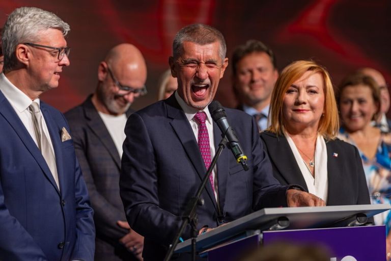 Μπάμπις, ΝΑΤΟ και ΕΕ: Μια ασταθής ισορροπία στο κέντρο της Ευρώπης
