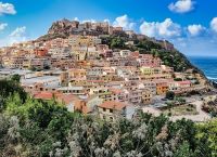 Σαρδηνία: 15.000€ και σπίτια του 1€ για να σωθούν τα χωριά της – αλλά κανείς δεν πάει Σαρδηνία: 15.000€ και σπίτια του 1€ για να σωθούν τα χωριά της – αλλά κανείς δεν πάει