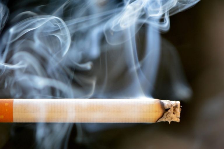 Τσιγάρα πάνω από 6 ευρώ: Νέα ευρωπαϊκή οδηγία για αύξηση φόρων με στόχο τη μείωση του καπνίσματος