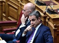«Πυρά» Δένδια κατά Δούκα — Πολιτικός “πόλεμος” για τον Άγνωστο Στρατιώτη και την ευθύνη καθαριότητας «Πυρά» Δένδια κατά Δούκα — Πολιτικός “πόλεμος” για τον Άγνωστο Στρατιώτη και την ευθύνη καθαριότητας