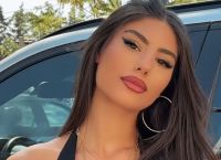 Κουκλάρα και πανέξυπνη! Η «Καρντάσιαν» της Ελλάδας Δέσποινα Γιαννακοπούλου άνοιξε το υπνοδωμάτιό της