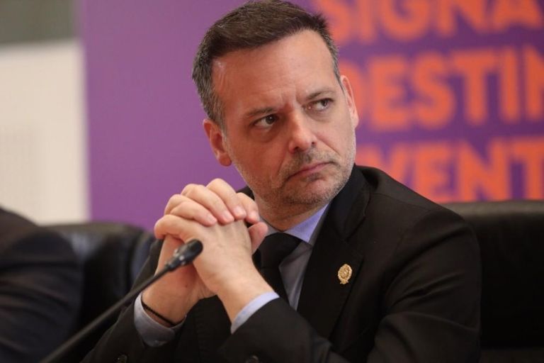 «Καθαρή γραμμή ή συγκυβέρνηση;» – Ο Δούκας ζητά συνέδριο για να αποφασίσει το ΠΑΣΟΚ