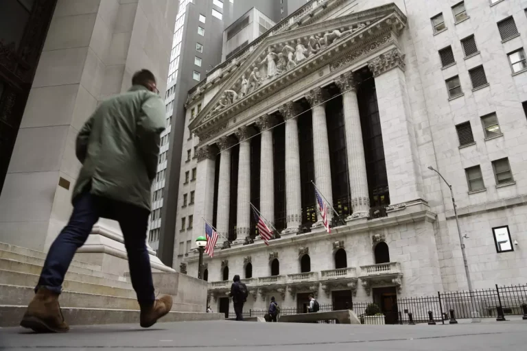 Ανάκαμψη στη Wall Street: ΗΠΑ «Ρίχνουν Τόνους» με Κίνα, Εταιρικά Αποτελέσματα στο Προσκήνιο