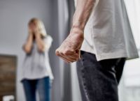 «Ήταν τρυπημένη σε όλο το πρόσωπο με πηρούνι» – Σοκ με την κακοποίηση εγκύου από τον σύζυγό της «Ήταν τρυπημένη σε όλο το πρόσωπο με πηρούνι» – Σοκ με την κακοποίηση εγκύου από τον σύζυγό της