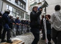 Μεταξουργείο: Δακρυγόνα και κρότου λάμψης σε διαμαρτυρία εκπαιδευτικών Μεταξουργείο: Δακρυγόνα και κρότου λάμψης σε διαμαρτυρία εκπαιδευτικών