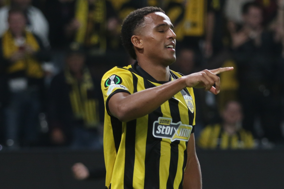 Πλήγμα στην AEK με Ελίασον!