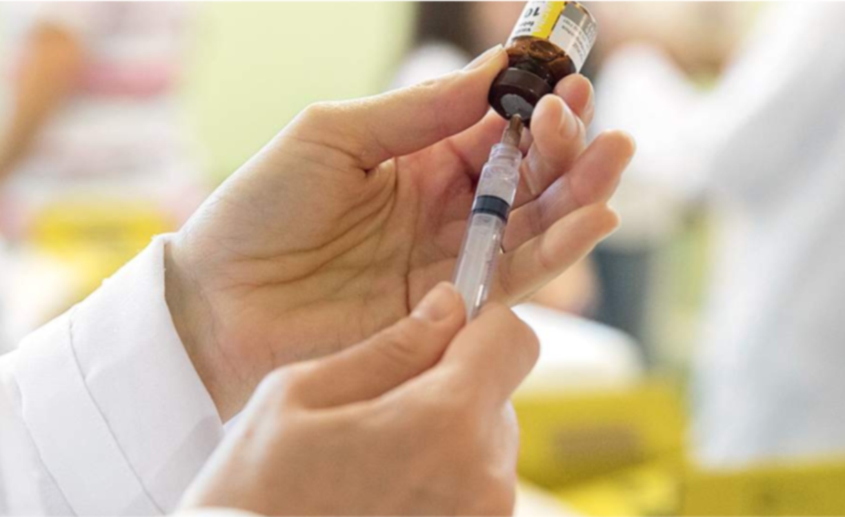 Ξεκινά ο αντιγριπικός εμβολιασμός: Όσα πρέπει να γνωρίζουμε για τη φετινή χρονιά