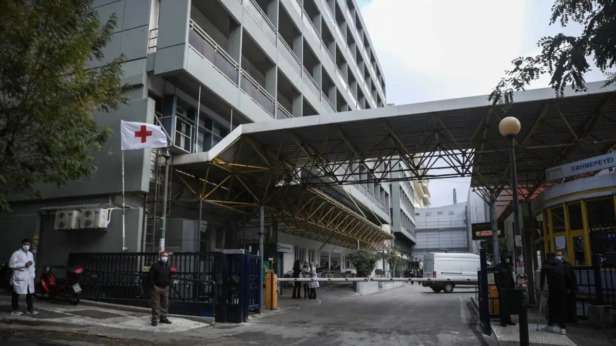 Γκάζι: Νεκρή 16χρονη έξω από κλαμπ – «Ήταν απνοϊκή, άσφυγμη, με κόρες σε μυδρίαση», αναφέρει ο Ευαγγελισμός