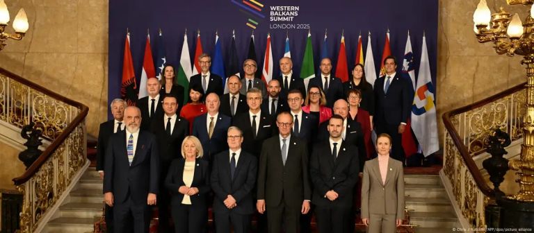 Η Βρετανία επιστρέφει στο βαλκανικό τραπέζι – Η Ευρώπη δοκιμάζει τα όριά της