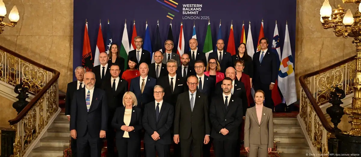 Η Βρετανία επιστρέφει στο βαλκανικό τραπέζι – Η Ευρώπη δοκιμάζει τα όριά της