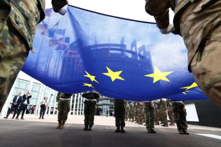 Η ΕΕ ετοιμάζεται για πόλεμο με τη Ρωσία έως το 2030 — Σχέδιο αμυντικής ετοιμότητας σε πλήρη ανάπτυξη