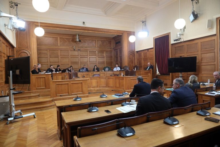 ΟΠΕΚΕΠΕ: «Φραπές» με… χρυσά κουτάλια – Αδικαιολόγητη περιουσία 2,5 εκατ. ευρώ, επτά Ι.Χ. και μία Jaguar