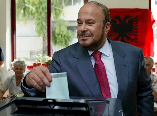 “Εφυγε” ο πρώην πρωθυπουργός της Αλβανίας Φάτος Νάνο – Τα προβλήματα υγείας και η νοσηλεία