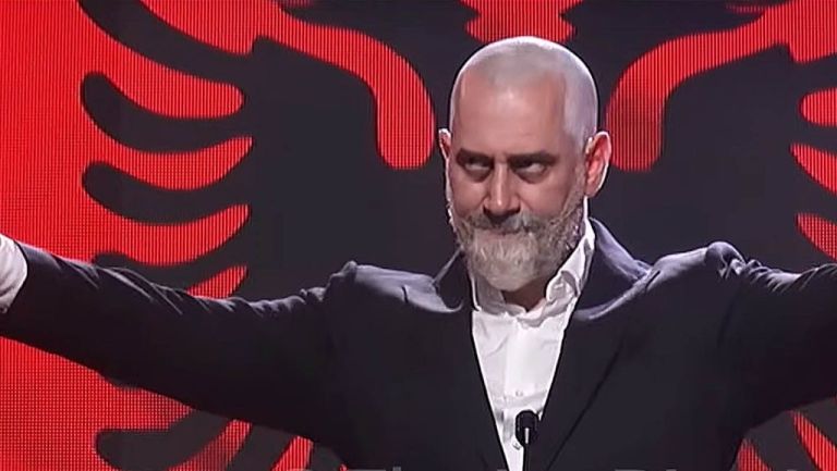 Φλοριάν Μπινάι: Ο «Αλβανός Ζελένσκι» Κατεβαίνει για Δήμαρχος Τιράνων με Υποστήριξη Μπερίσα