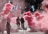 Γαλλία: Ξεχύνονται στους δρόμους οι πολίτες – Διαδηλώσεις κατά περικοπών στον προϋπολογισμό σε όλη τη χώρα Γαλλία: Ξεχύνονται στους δρόμους οι πολίτες – Διαδηλώσεις κατά περικοπών στον προϋπολογισμό σε όλη τη χώρα