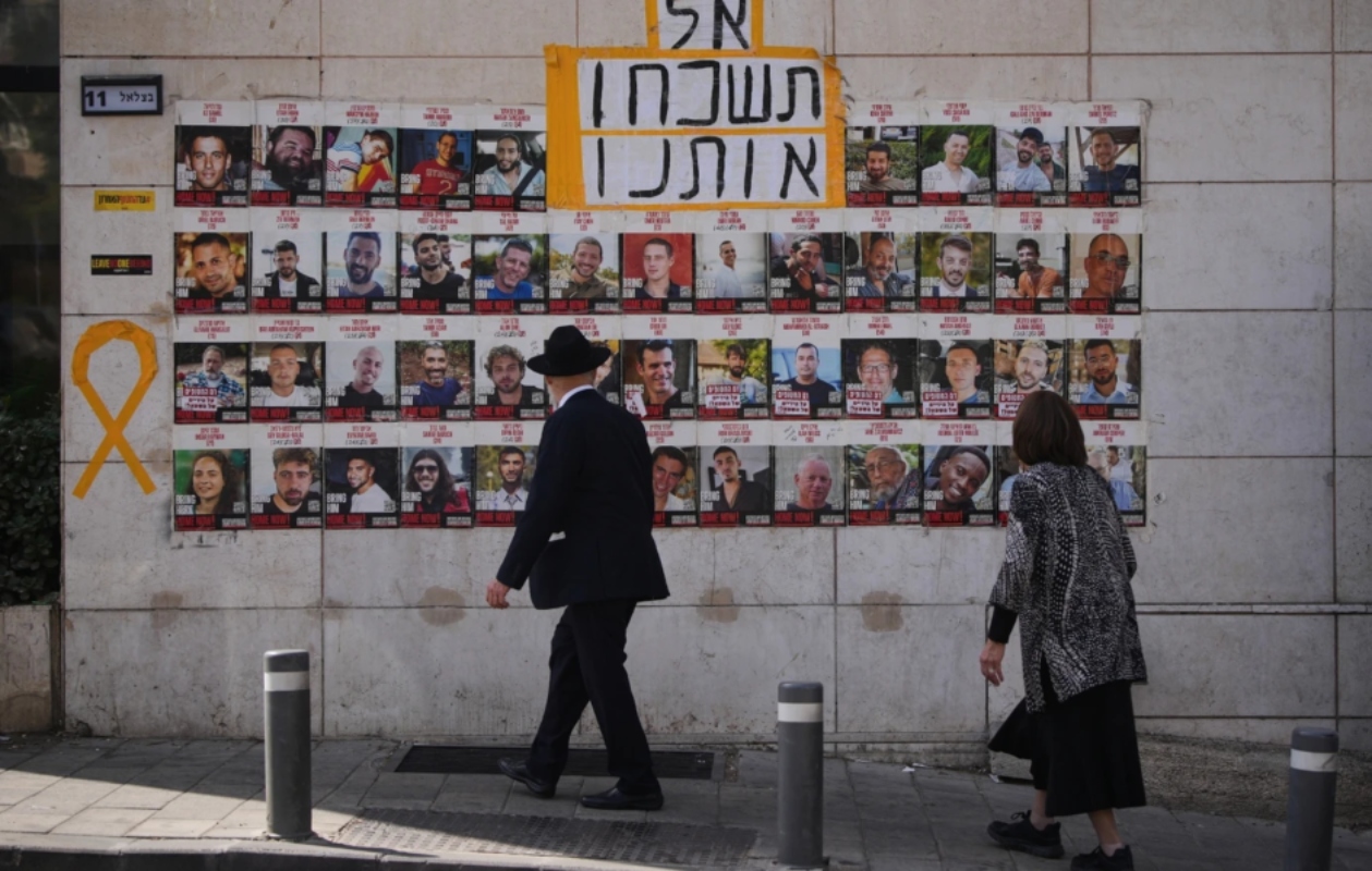 Γάζα: Σπεύδουν στο Κάιρο διαπραγματευτές, διχασμένη η Χαμάς – «Δεν θα ανεχθώ καθυστερήσεις» λέει ο Τραμπ