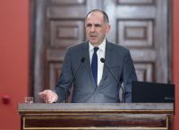Γεραπετρίτης: Η Ευρώπη αντιμετωπίζει κρίση με πόλεμο και πιέσεις στην ΕΕ Γεραπετρίτης: Η Ευρώπη αντιμετωπίζει κρίση με πόλεμο και πιέσεις στην ΕΕ