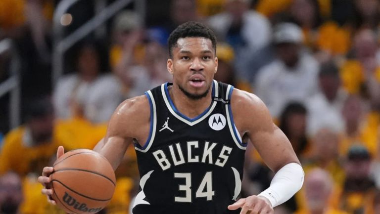 Γιάννης Αντετοκούνμπο: Βραβείο με το καλημέρα! Σπάει τα κοντέρ στο NBA