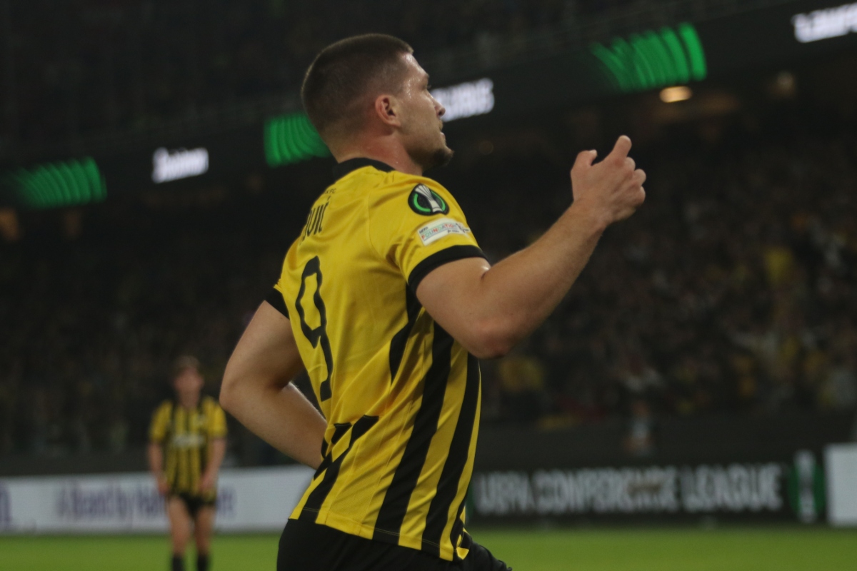 Ανησυχία στην ΑΕΚ με τον Λούκα Γιόβιτς