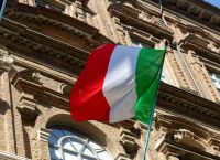 Ιταλία: Έλλειμμα στο 3% – Φοροελαφρύνσεις και στρατιωτικές επενδύσεις στον νέο προϋπολογισμό Ιταλία: Έλλειμμα στο 3% – Φοροελαφρύνσεις και στρατιωτικές επενδύσεις στον νέο προϋπολογισμό