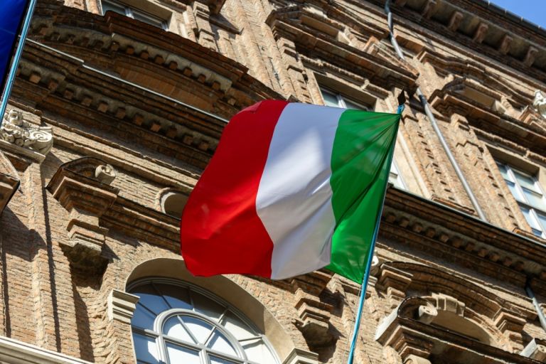 Ιταλία: Έλλειμμα στο 3% – Φοροελαφρύνσεις και στρατιωτικές επενδύσεις στον νέο προϋπολογισμό