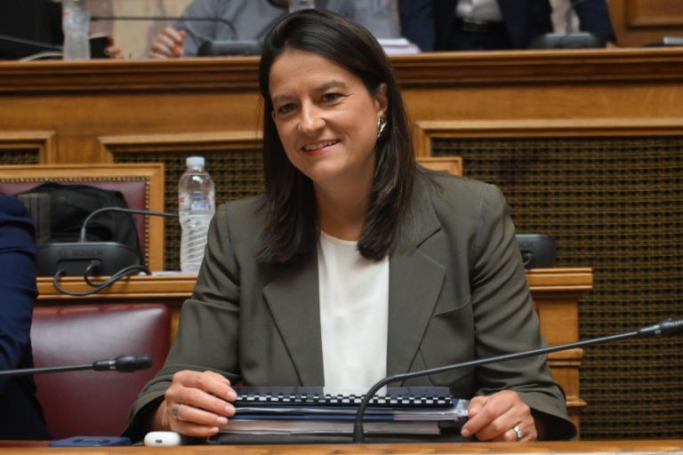 Κεραμέως: Το νομοσχέδιο που φέρνει την 4ήμερη εργασία και δίνει δύναμη στους εργαζόμενους