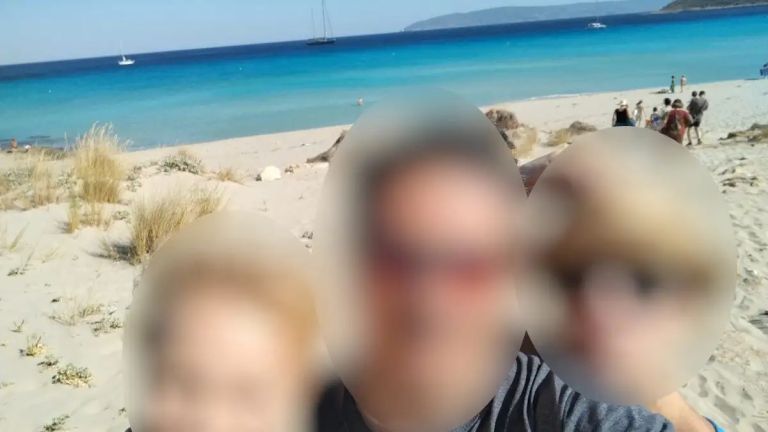 Ξυλοδαρμός 40χρονης: “Ο μπαμπάς έδειρε τη μαμά”, “όλα είναι κόκκινα” – Συγκλονίζουν τα λόγια του 4χρονου