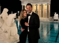 Η Αμαλία Κωστοπούλου παντρεύτηκε τον Τζέικ Μέντγουελ στις ΗΠΑ – Πολιτικός γάμος και σχέδια για θρησκευτικό Η Αμαλία Κωστοπούλου παντρεύτηκε τον Τζέικ Μέντγουελ στις ΗΠΑ – Πολιτικός γάμος και σχέδια για θρησκευτικό