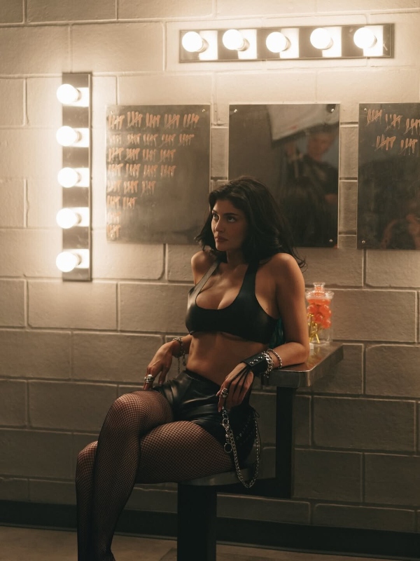 Κάιλι Τζένερ: Η μεγάλη επιστροφή στην «King Kylie era» μετά από 10 χρόνια