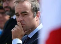 Πολιτική Κρίση στη Γαλλία: Παραιτήθηκε ο Πρωθυπουργός Σεμπαστιάν Λεκορνί–Τι σημαίνει για το μέλλον του Μακρόν Πολιτική Κρίση στη Γαλλία: Παραιτήθηκε ο Πρωθυπουργός Σεμπαστιάν Λεκορνί–Τι σημαίνει για το μέλλον του Μακρόν