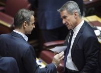 Λοβέρδος: «Δεν υπάρχει κέντρο – Αριστερά είναι!» Λοβέρδος: «Δεν υπάρχει κέντρο – Αριστερά είναι!»
