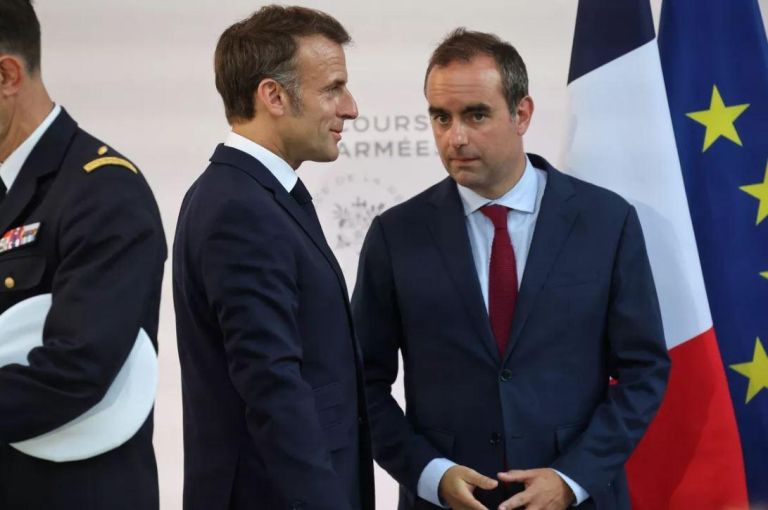 Η Γαλλία σε τροχιά αστάθειας: Ο Μακρόν, οι πέντε παραιτήσεις και το τέλος της “γαλλικής κανονικότητας”